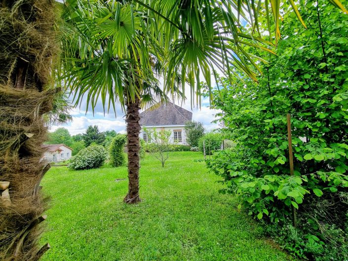 Image No.1-5 Bed Property for sale