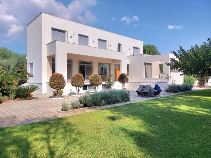 Image No.1-5 Bed Villa for sale