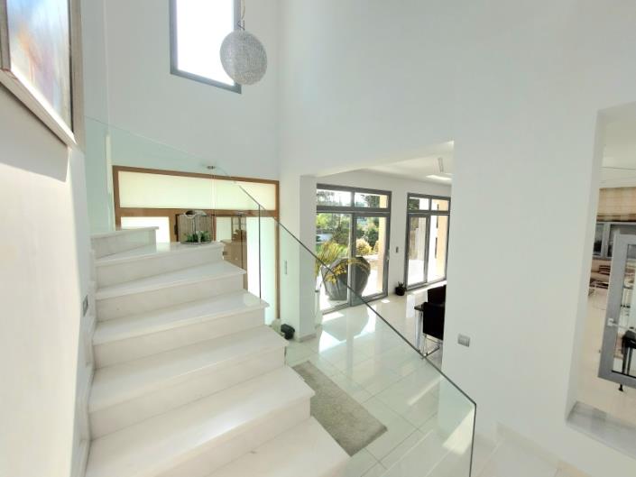 Image No.16-5 Bed Villa for sale