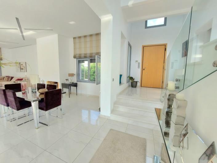 Image No.12-5 Bed Villa for sale