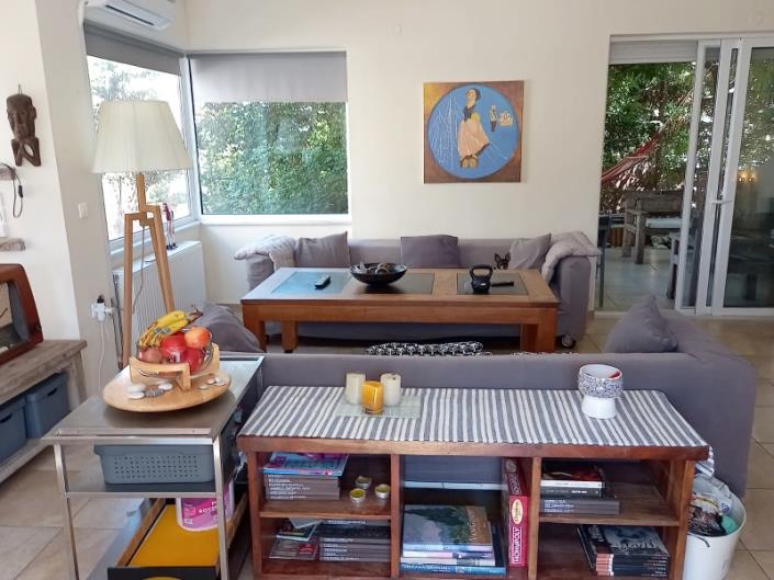 Image No.24-4 Bed Maisonette for sale