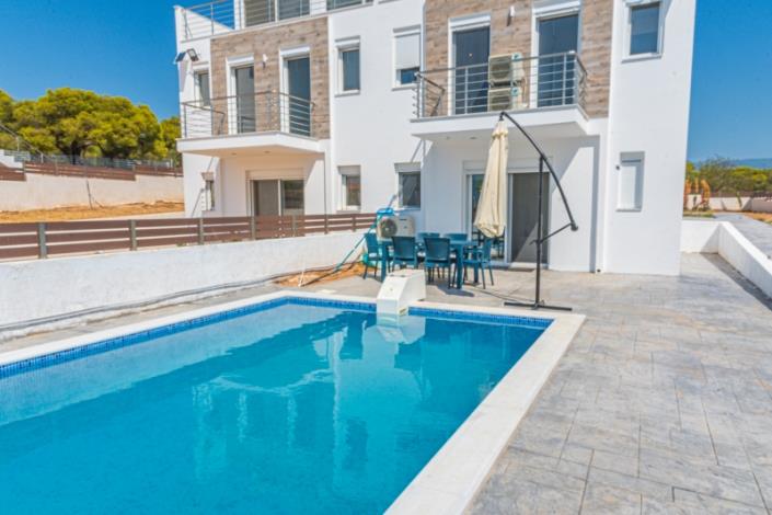 Image No.1-Villa / Détaché de 3 chambres à vendre à Loutraki