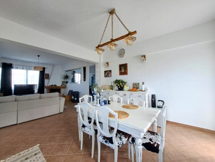 Image No.15-2 Bed Country House for sale