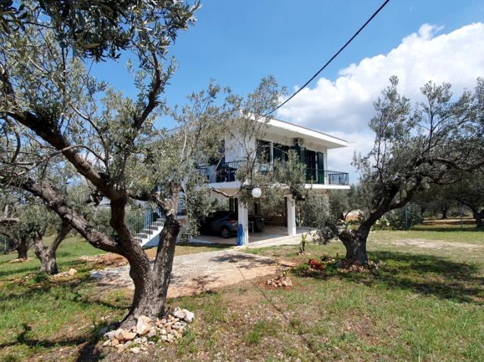 Image No.2-2 Bed Country House for sale