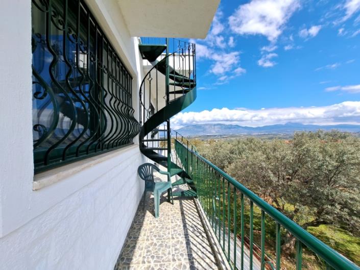 Image No.23-2 Bed Country House for sale