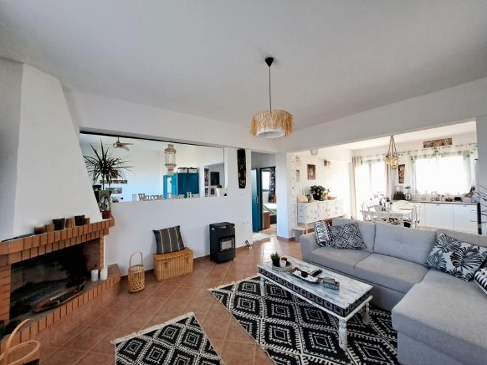 Image No.10-2 Bed Country House for sale