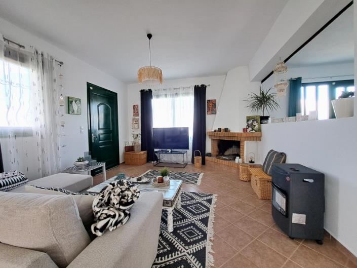 Image No.11-2 Bed Country House for sale