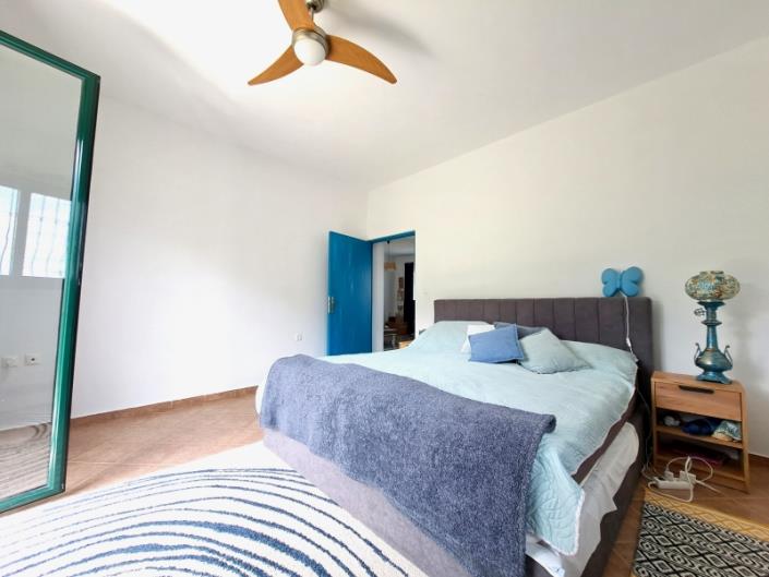 Image No.19-2 Bed Country House for sale