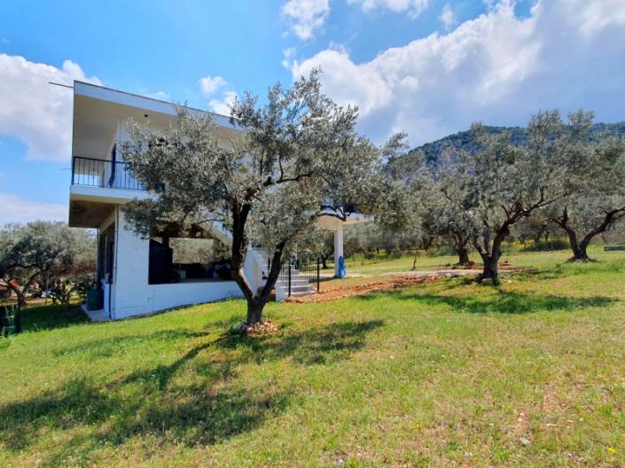 Image No.35-2 Bed Country House for sale