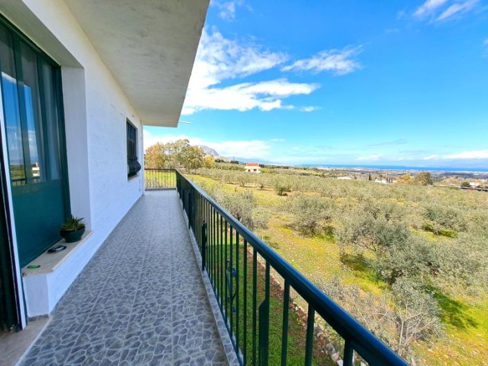 Image No.26-2 Bed Country House for sale