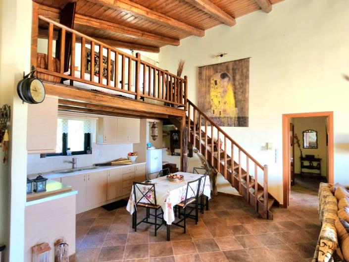 Image No.8-5 Bed House for sale