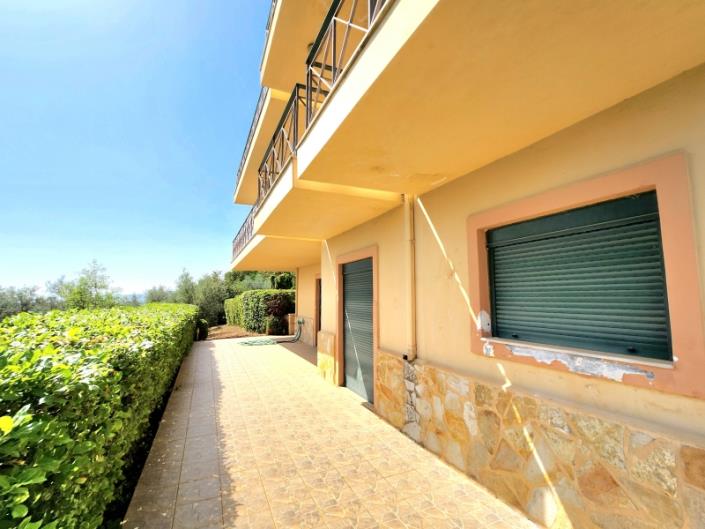 Image No.26-5 Bed House for sale