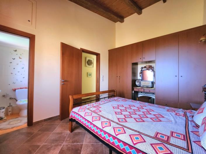 Image No.25-5 Bed House for sale