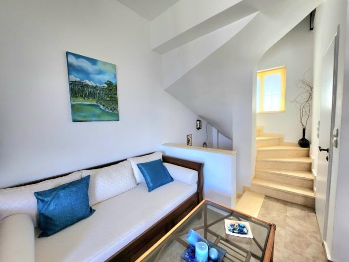 Image No.18-3 Bed House for sale