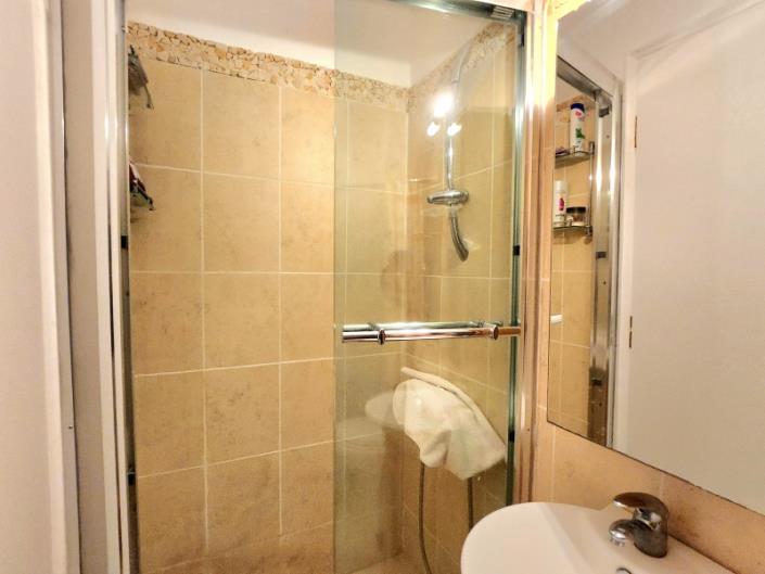 Image No.25-3 Bed House for sale