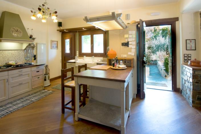 Image No.9-Propriété de pays de 5 chambres à vendre à Orea Eleni