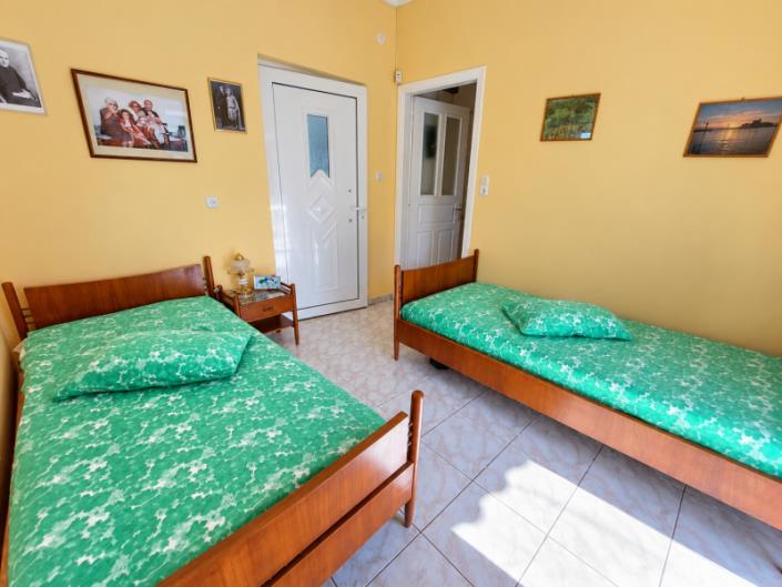 Image No.16-3 Bed House for sale