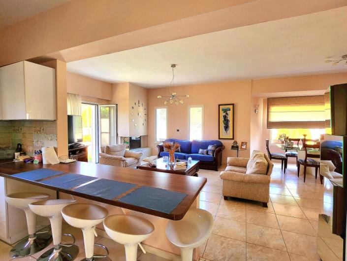 Image No.10-Maison / Villa de 4 chambres à vendre à Loutraki