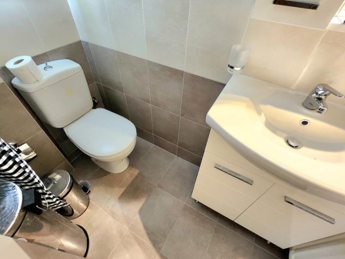 Image No.10-4 Bed House for sale