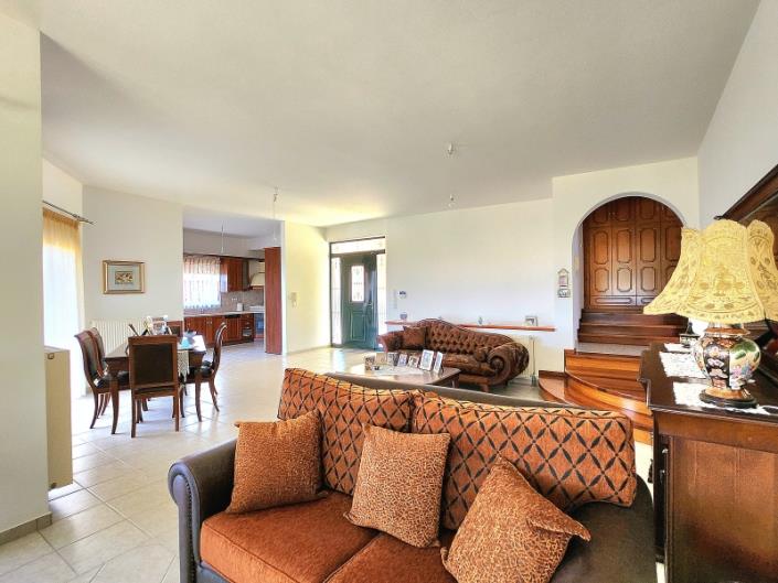 Image No.5-4 Bed House for sale