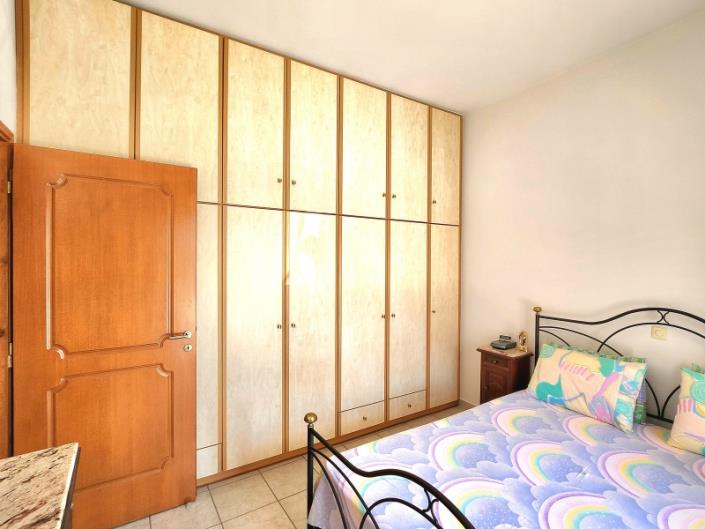 Image No.17-4 Bed House for sale