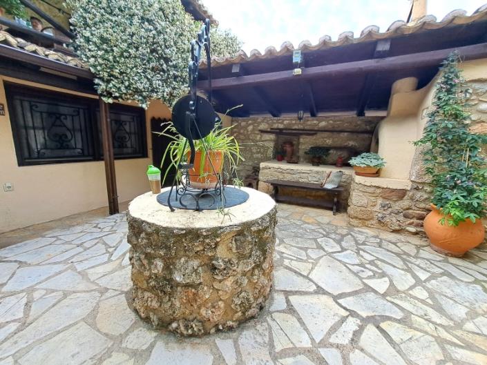 Image No.6-4 Bed House for sale