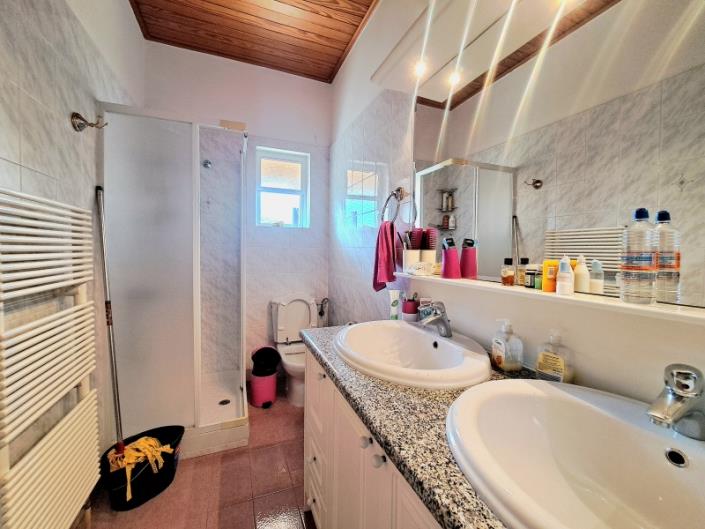 Image No.19-5 Bed House for sale