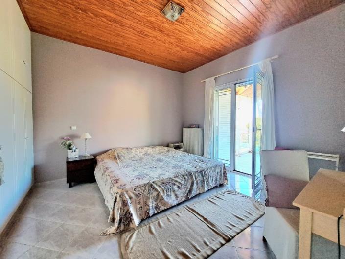 Image No.18-5 Bed House for sale