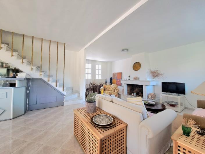 Image No.17-5 Bed House for sale