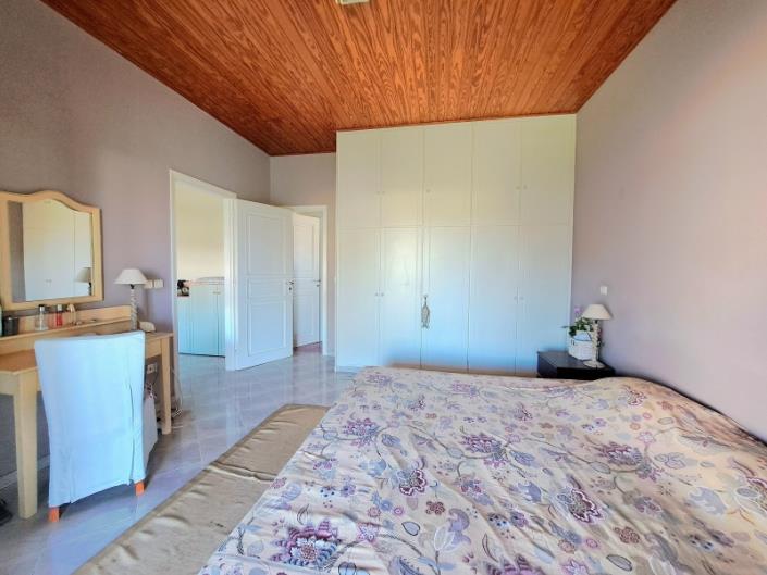 Image No.30-5 Bed House for sale