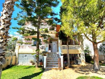 Maison de 4 chambres à vendre à Kineta