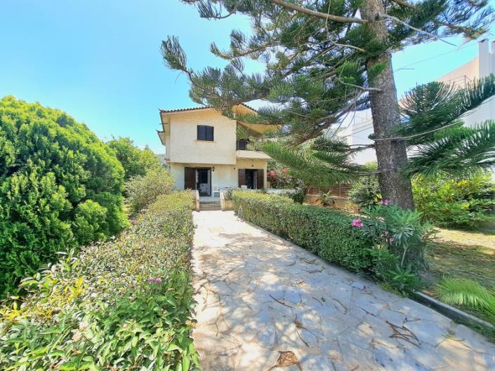 Image No.1-3 Bed House for sale