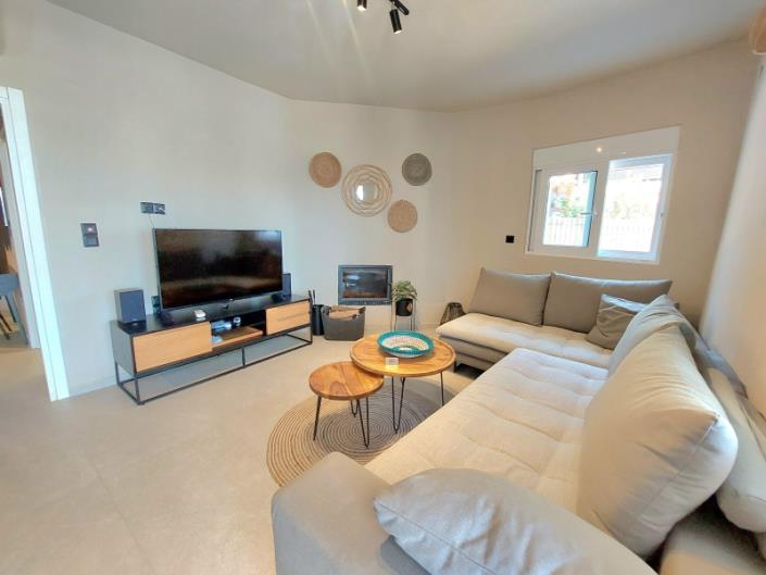 Image No.10-2 Bed Villa / Detached for sale