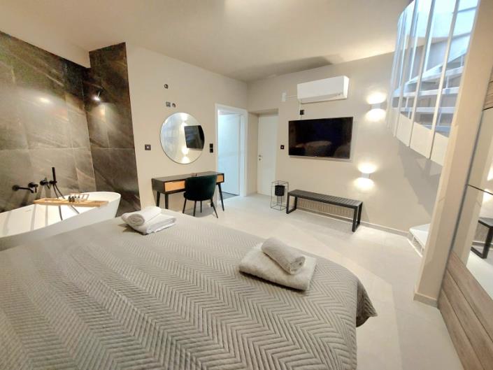 Image No.22-2 Bed Villa / Detached for sale