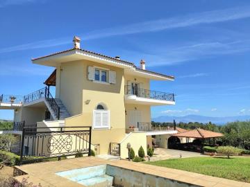 Maison / Villa de 7 chambres à vendre à Corinthia