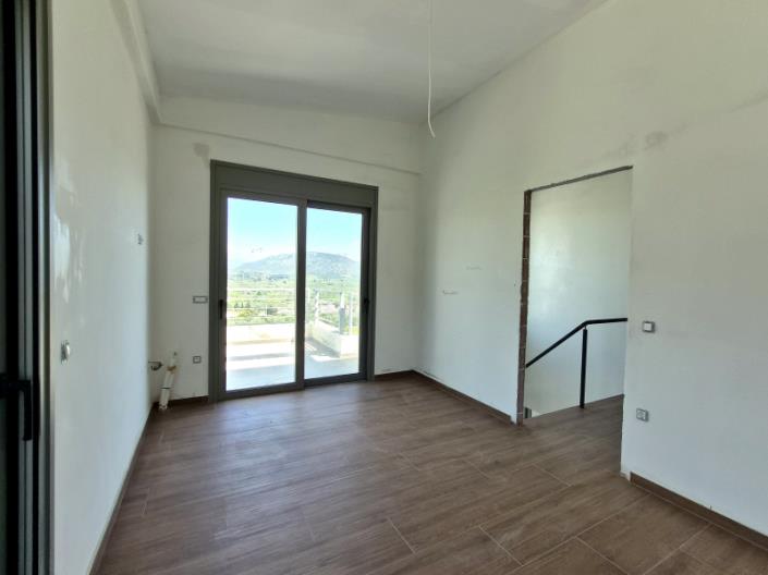 Image No.19-3 Bed House for sale