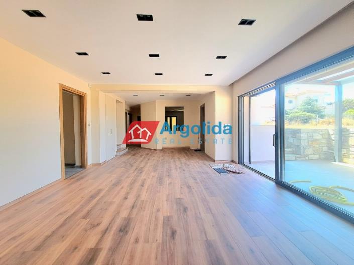 Image No.11-Maison de 4 chambres à vendre à Corinthia