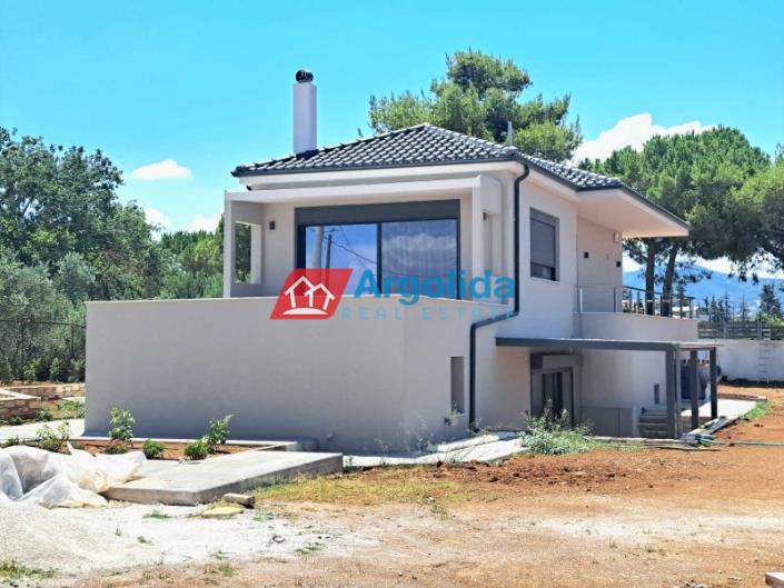 Image No.2-Maison de 4 chambres à vendre à Corinthia