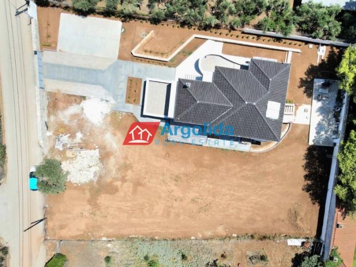 Image No.7-Maison de 4 chambres à vendre à Corinthia