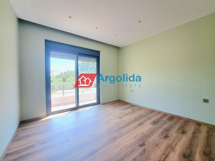 Image No.25-Maison de 4 chambres à vendre à Corinthia