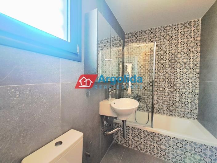 Image No.9-Maison de 4 chambres à vendre à Corinthia