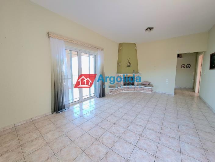 Image No.12-5 Bed House for sale