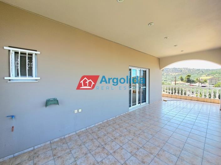 Image No.8-5 Bed House for sale