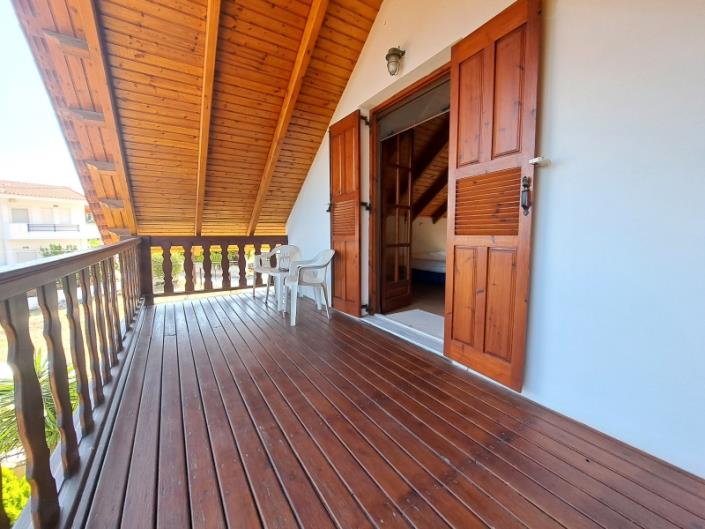 Image No.9-2 Bed Maisonette for sale