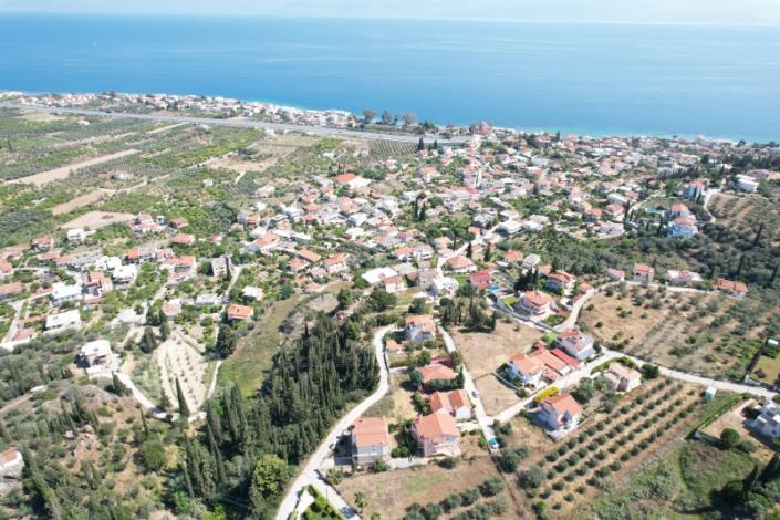 Image No.25-2 Bed Maisonette for sale