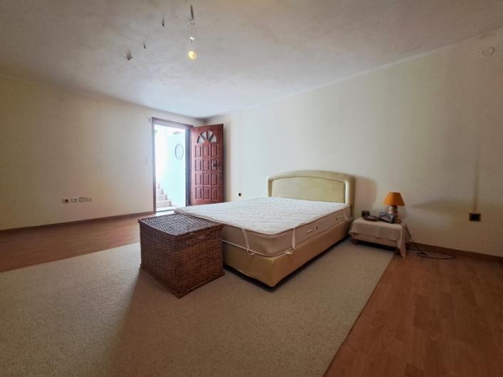 Image No.12-2 Bed Maisonette for sale