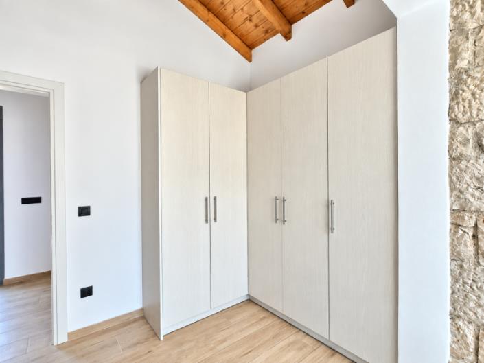 Image No.24-3 Bed House for sale