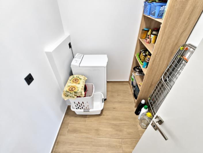 Image No.16-3 Bed House for sale