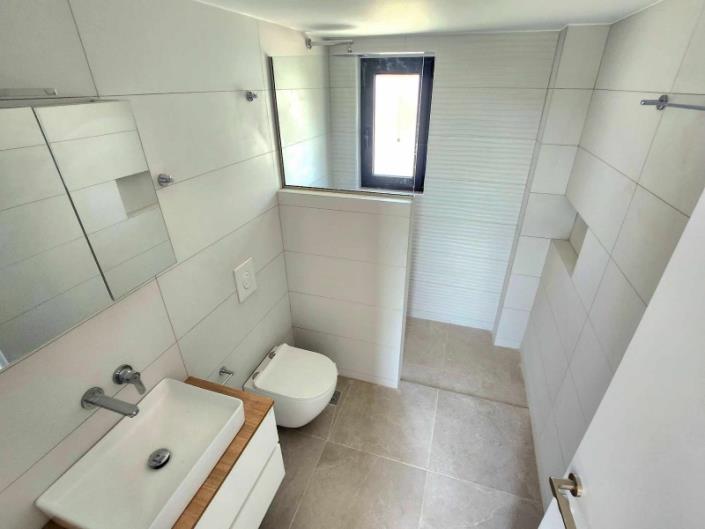 Image No.21-2 Bed Maisonette for sale