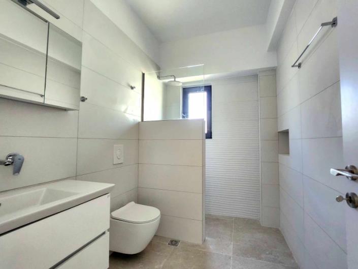 Image No.20-2 Bed Maisonette for sale